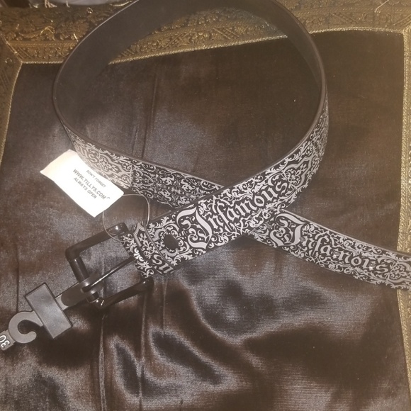 Infamous Scroll Detail Belt NWT - Picture 2 of 3